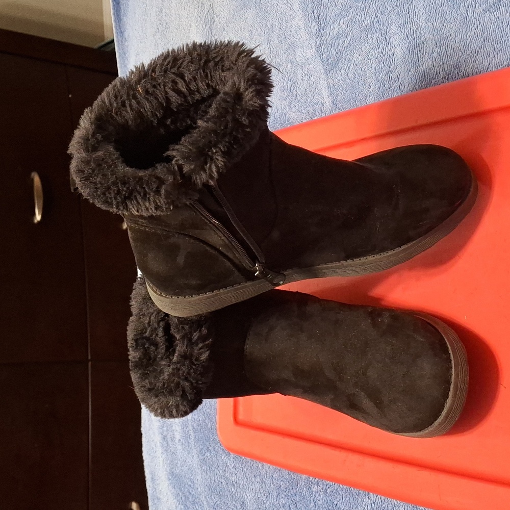 Cat & Jack boots. Size 3